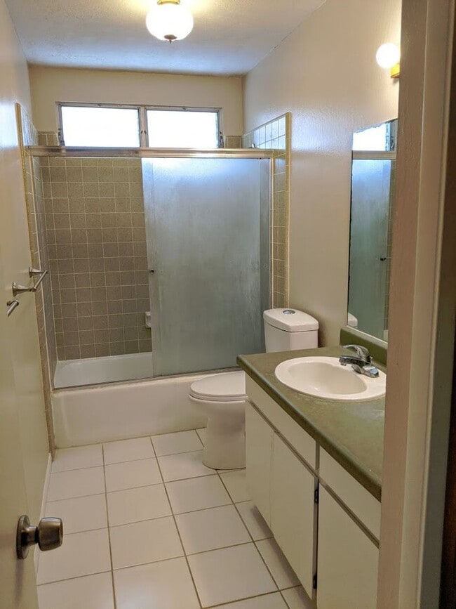 Building Photo - 323MUR