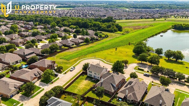 Building Photo - Charming two-story brick home in the desir...