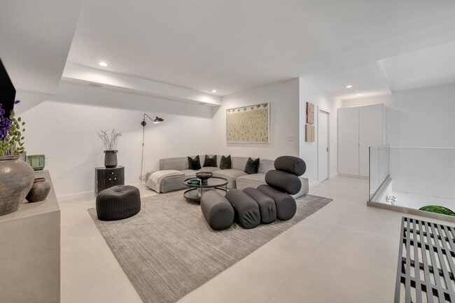 Building Photo - 10659 NE Quay Bridge Ct