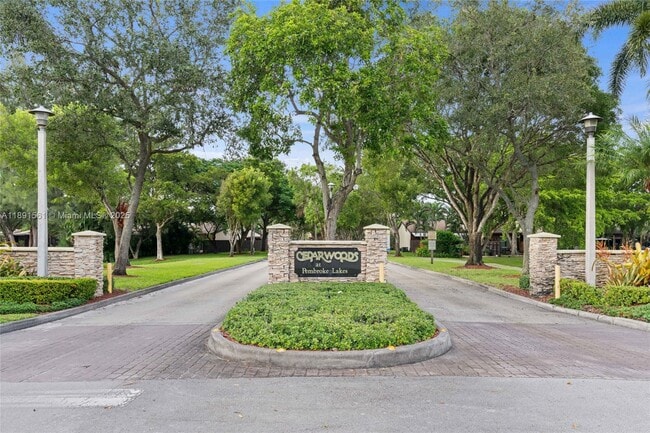 Building Photo - 10250 Oleander Ct