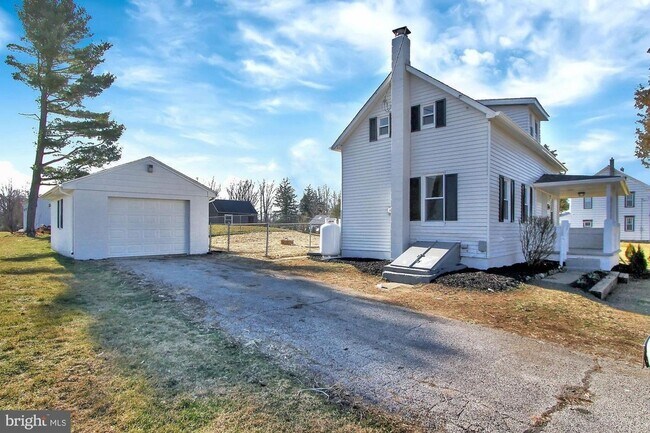 Building Photo - Charming 2 Bedroom, 1 Bath Single Family Home in Northeastern School District!!