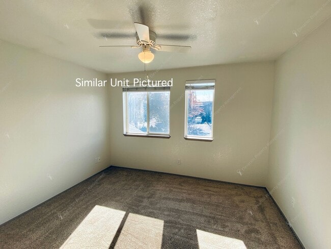 Building Photo - 2810 NE Mesa Ct