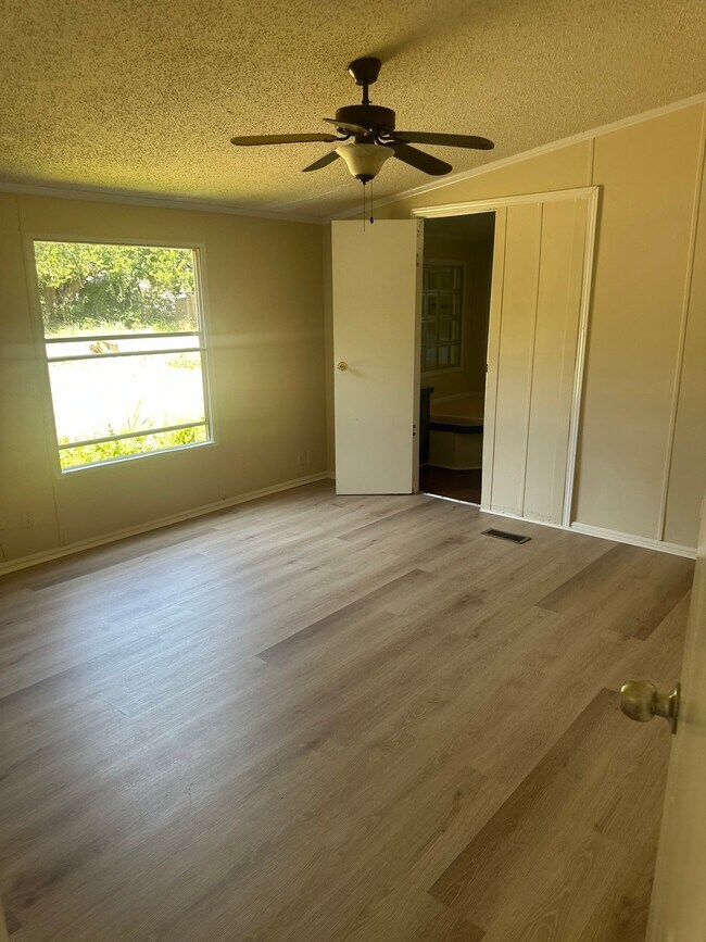 Building Photo - 3361 Lauren Dr