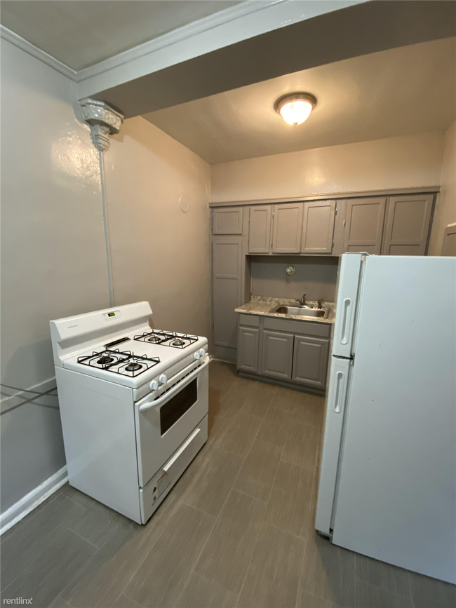 Building Photo - 731 Covington Dr