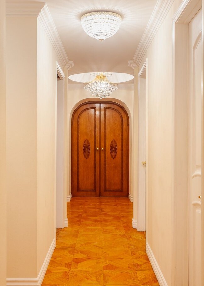 Building Photo - Stunning 2 Bed | 2 Bath Luxury Condo with ...