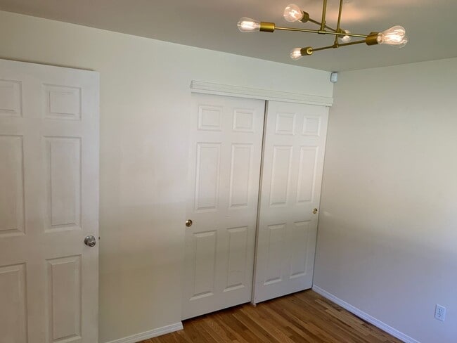 Building Photo - Beautiful and spacious 3 bed + office area...