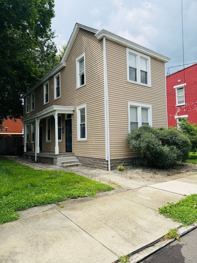 Building Photo - 4127 Lakeman St