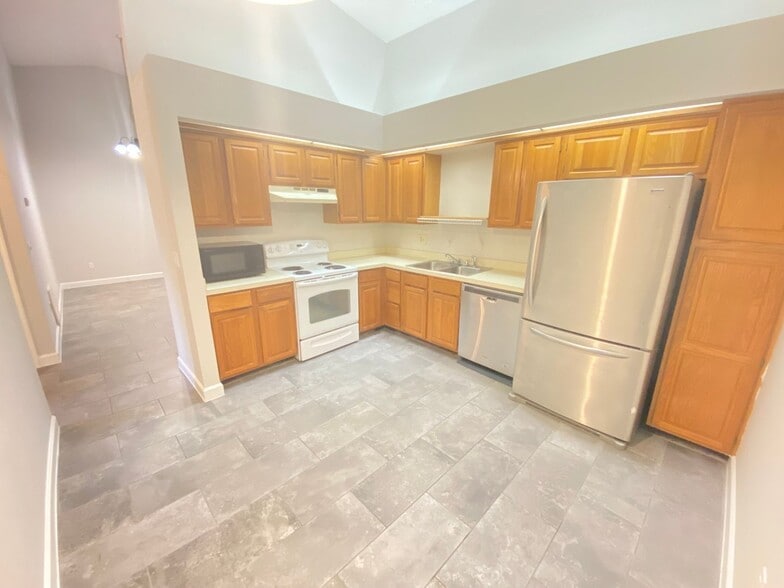 Building Photo - 208 Egret Ct