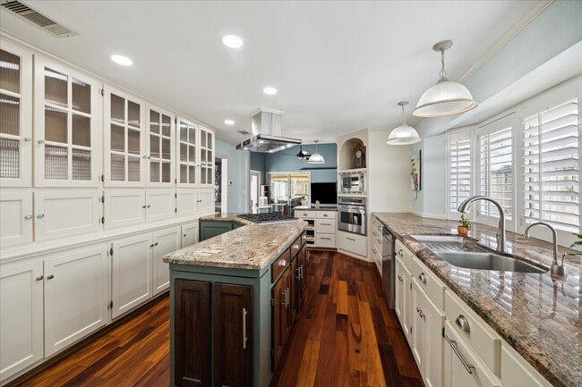 Building Photo - 18618 Point Lookout Dr