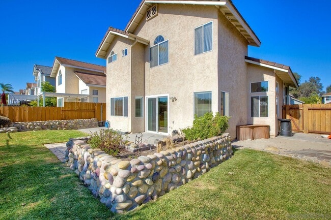 Building Photo - 14718 Carmel Ridge Rd