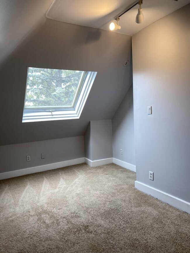 Building Photo - 405 Elmwood Ave