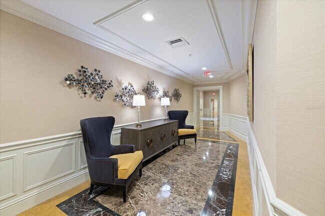 Building Photo - 800 N Tamiami Trl