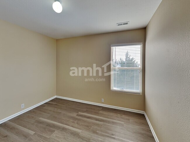 Building Photo - 1131 White Stone Way