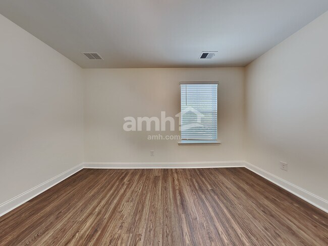 Building Photo - 1823 Produce Ln