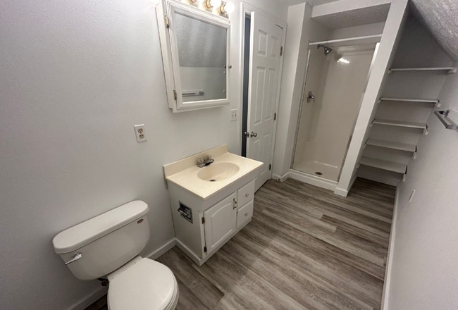 Building Photo - 312 E Mission Ave