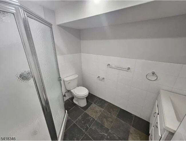 Building Photo - 437 Elm St