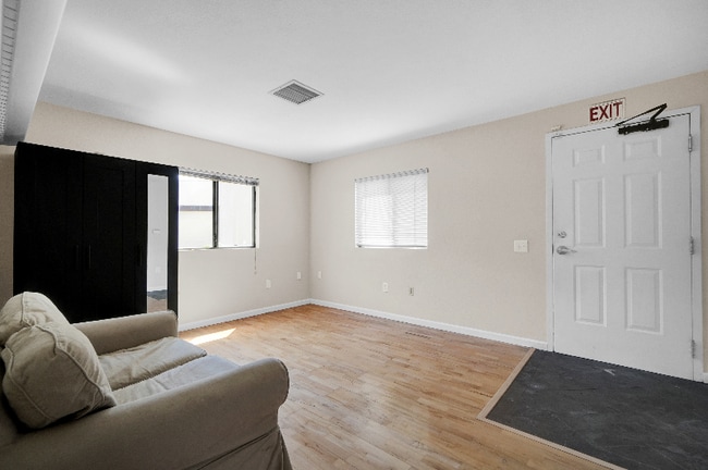 Building Photo - 1092 Calcot Pl