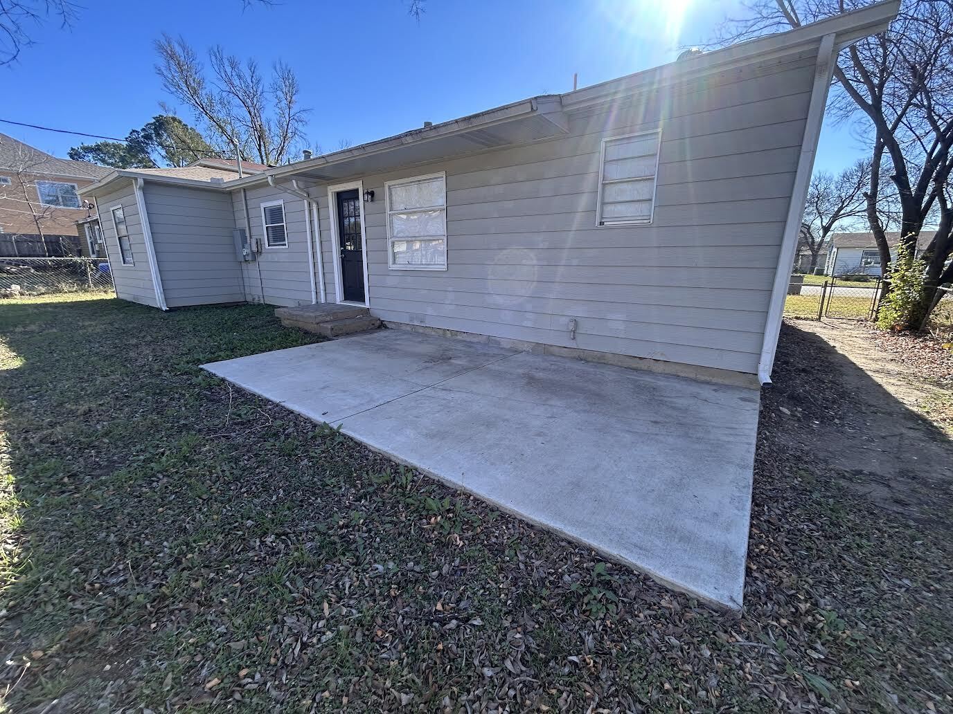 Building Photo - 2301 Cochran St