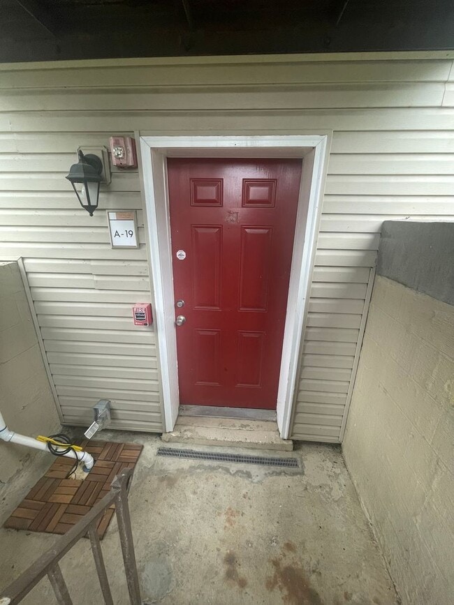Building Photo - 420 Elysian Fields Rd