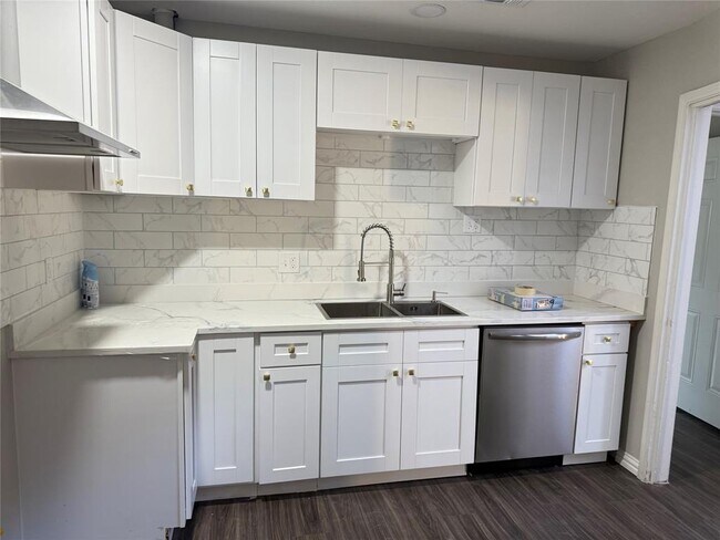 Building Photo - 4411 Yupon Ridge Dr