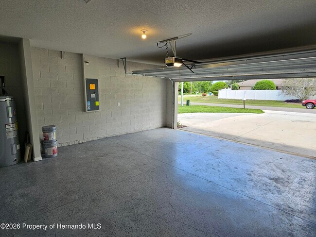 Building Photo - 2353 Glenridge Dr