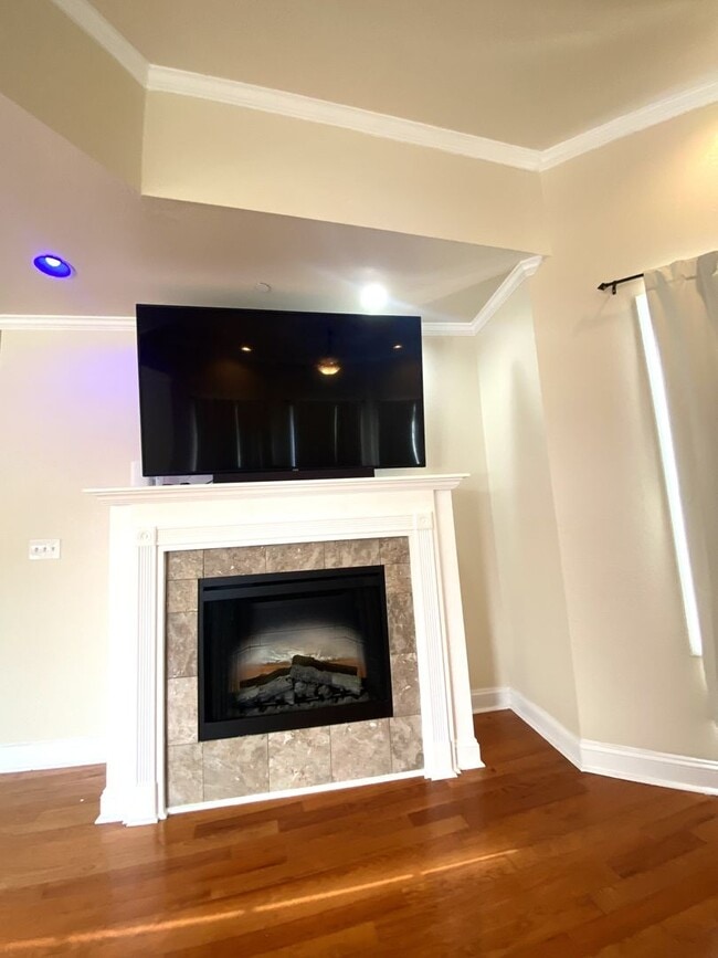 Building Photo - Broad Creek