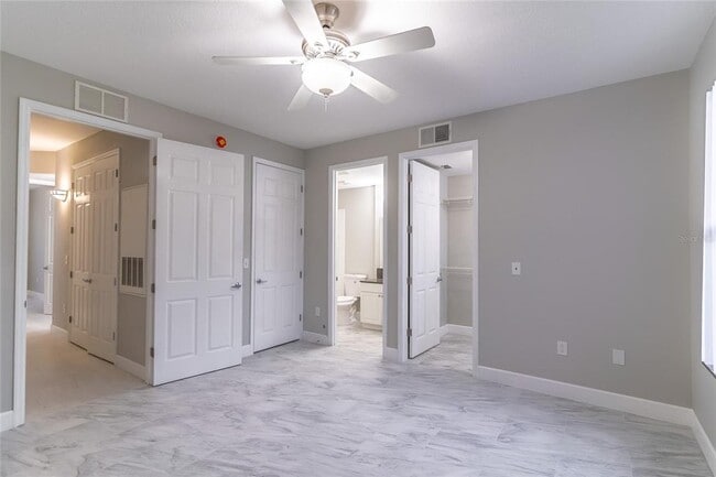 Building Photo - 2045 Grand Oak Dr