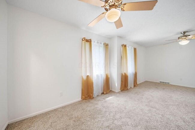 Building Photo - 921 Beechwood Rd