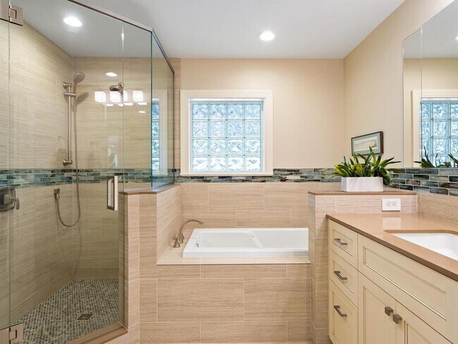 Building Photo - 606 Owl Way