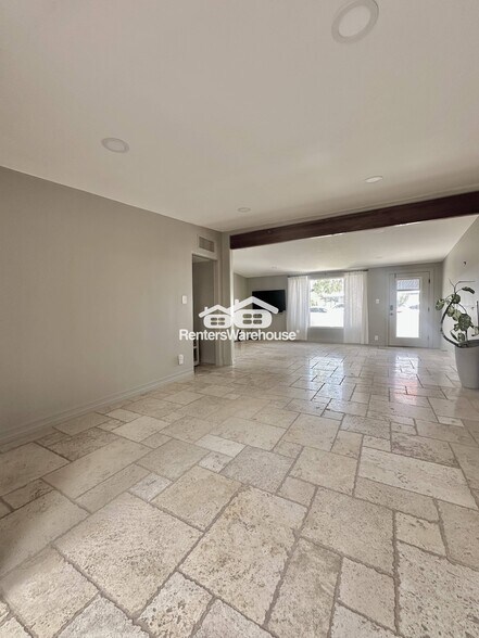 Building Photo - 4707 E Montecito Ave