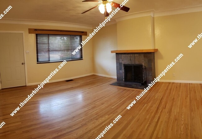 Building Photo - Nice 3 Bedroom, 2 Bathroom, 2 Car Garage and 1,360 Sq Ft. Brick Home in NE Heights.