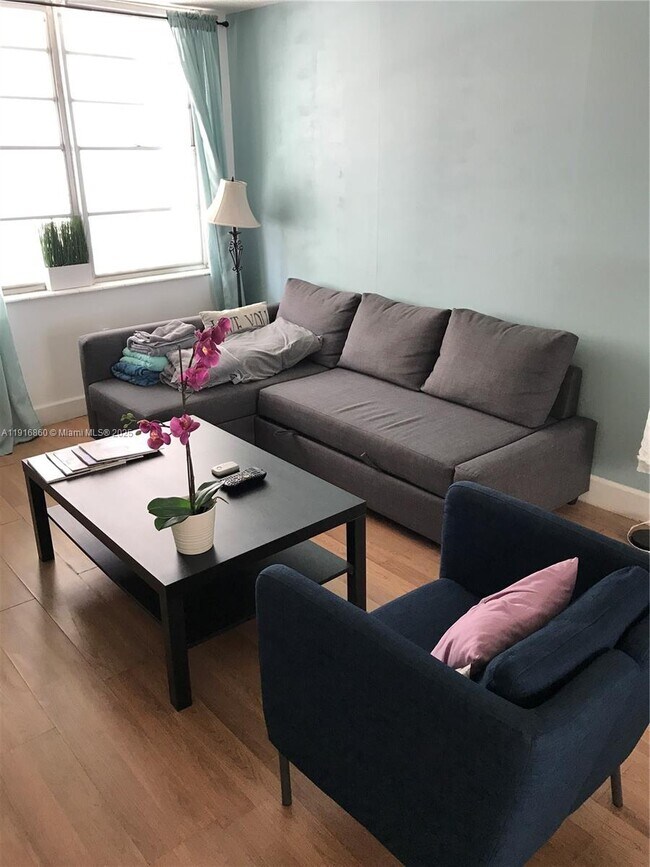 Building Photo - 1732 Meridian Ave