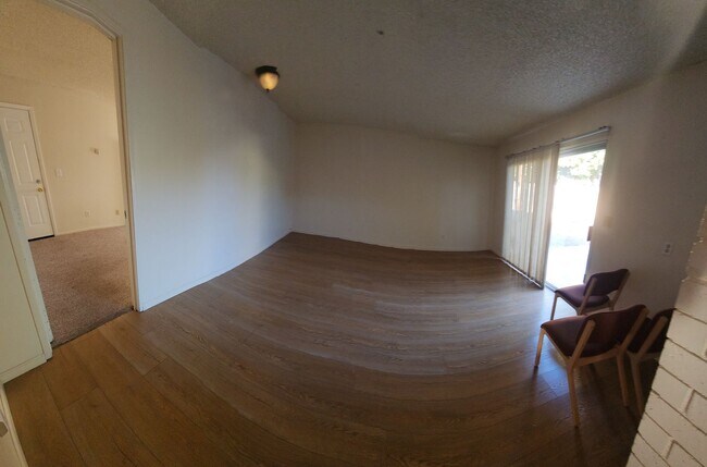 Building Photo - 4 bed 2 bath spacious home with 2 car garage in SLO!