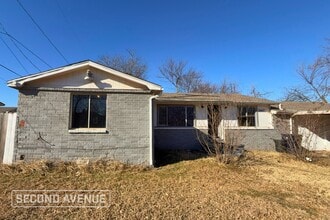 Building Photo - 2443 N Prospect Ave