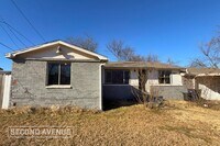 Building Photo - 2443 N Prospect Ave