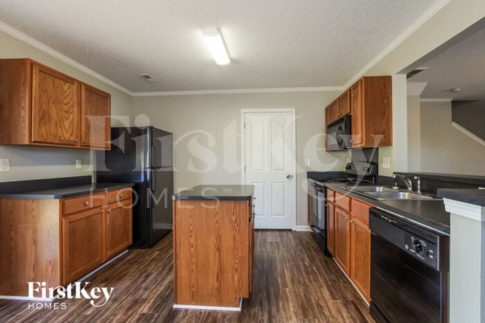 Building Photo - 5547 Mt Mansfield Rd