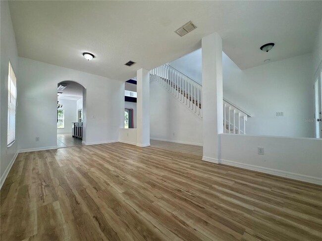 Building Photo - 16543 Cedar Run Dr