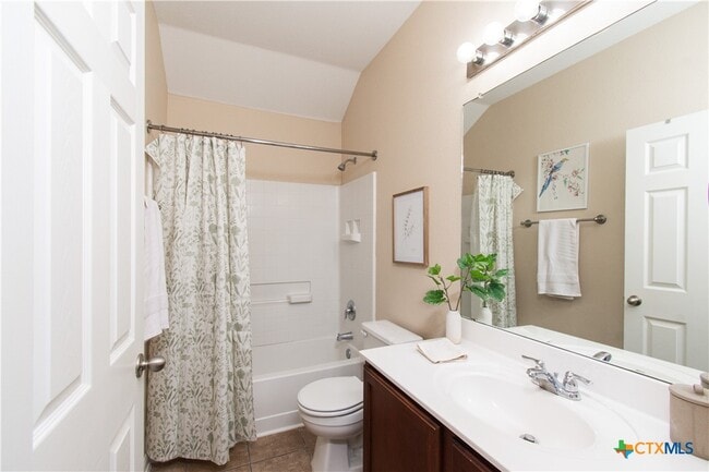 Building Photo - 421 Shadow Point