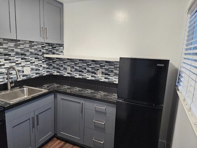 Building Photo - 617 S 9th St