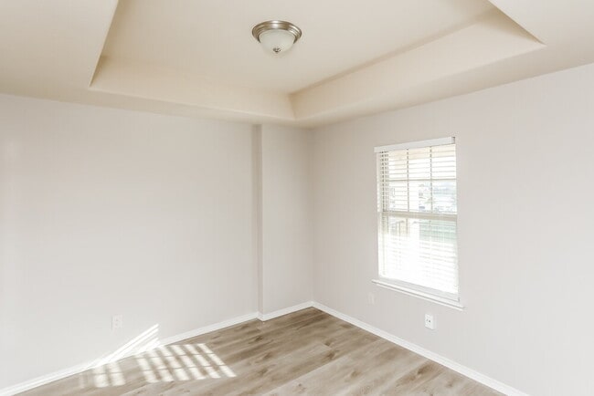 Building Photo - 313 Haywood Cir