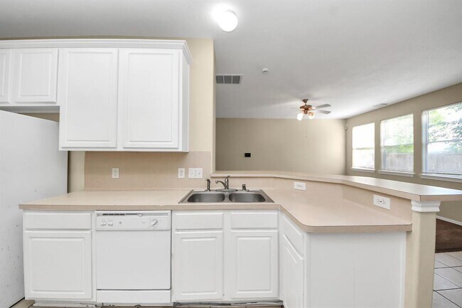 Building Photo - 8763 Thistlemoor Ln