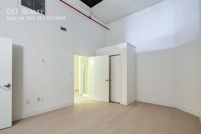 Building Photo - 720 N 5th St