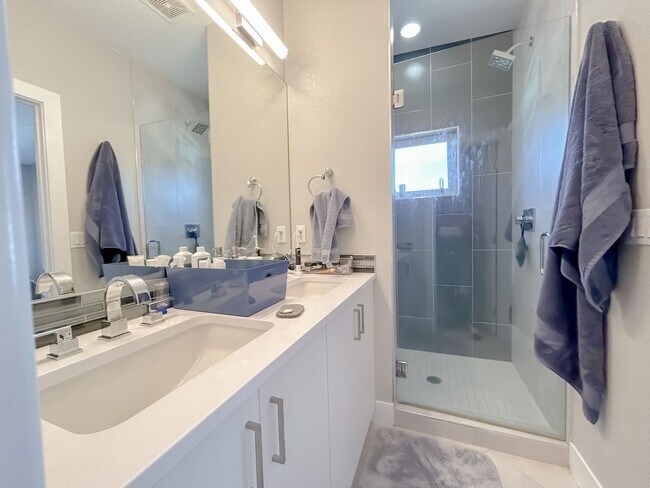 Building Photo - 2233 Eliot St