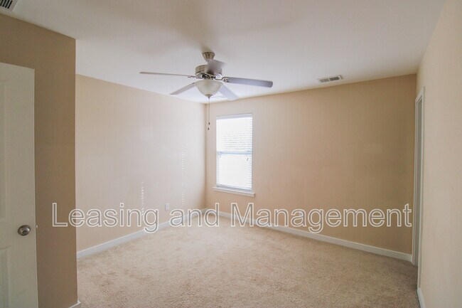 Building Photo - 4946 Ballantine Dr