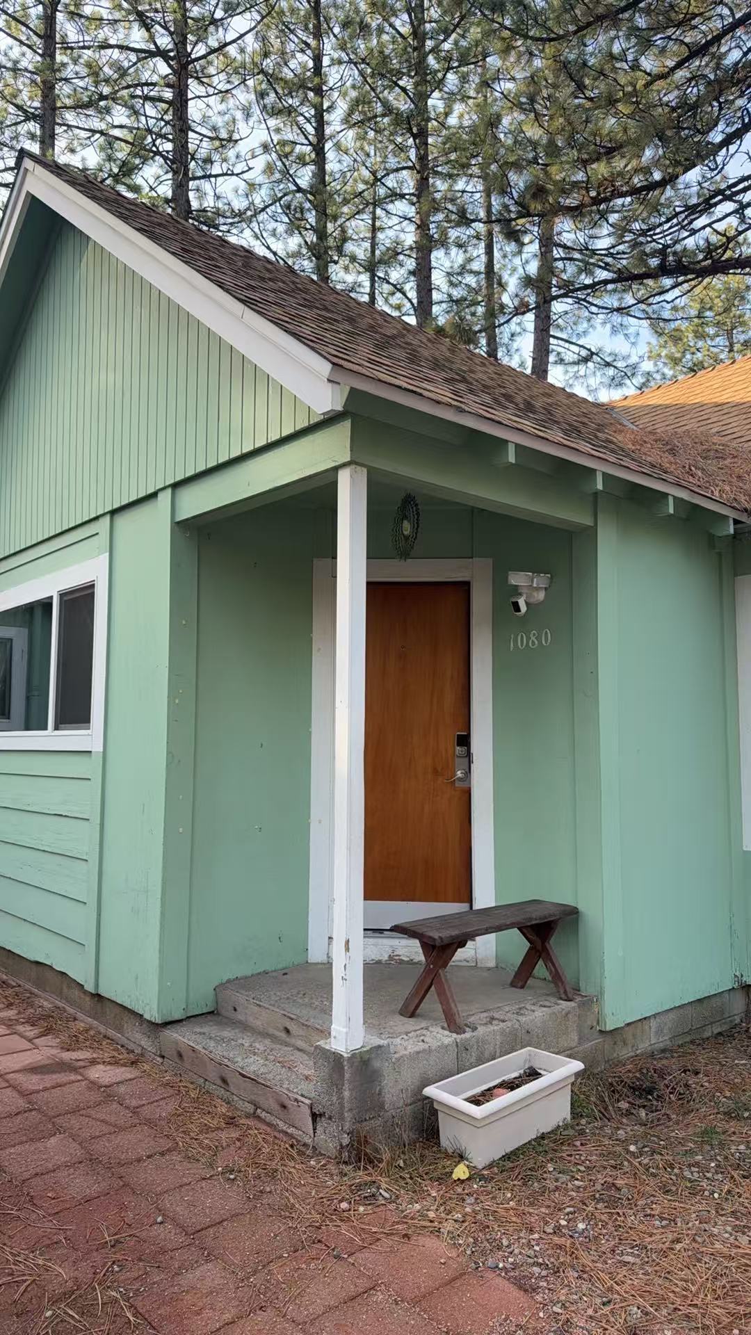 Building Photo - 1083 Pine Grove Ave