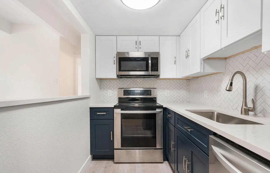 Building Photo - 9725 E Harvard Ave