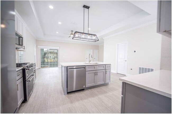 Building Photo - 4995 NE 125th Lp