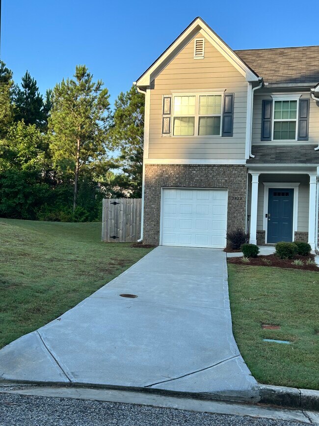 Building Photo - 5825 Union Walk Dr