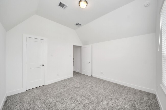 Building Photo - 25026 Midnight Willow Dr