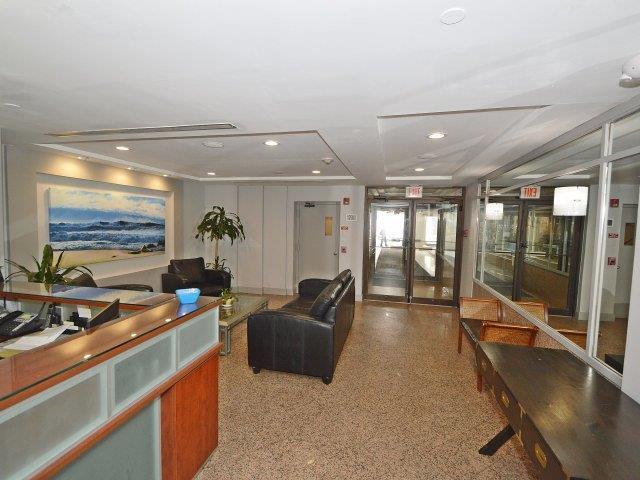 Building Photo - 360 Shore Rd